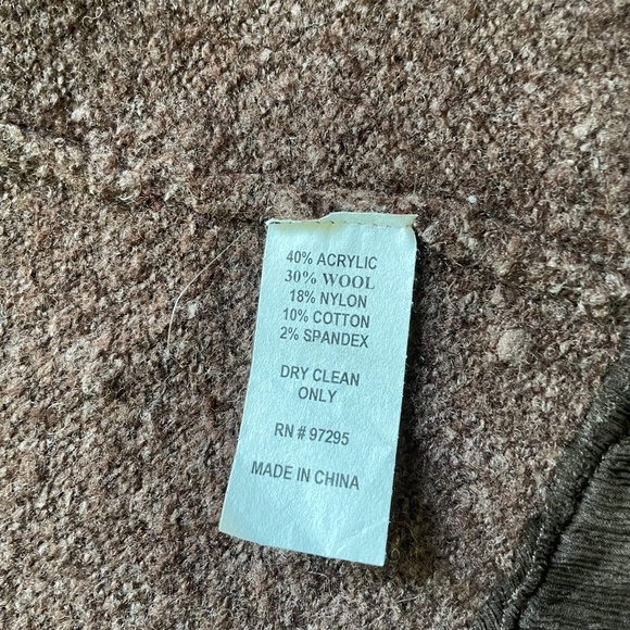 Front tie wrap sweater with collar - Picture 6 of 11